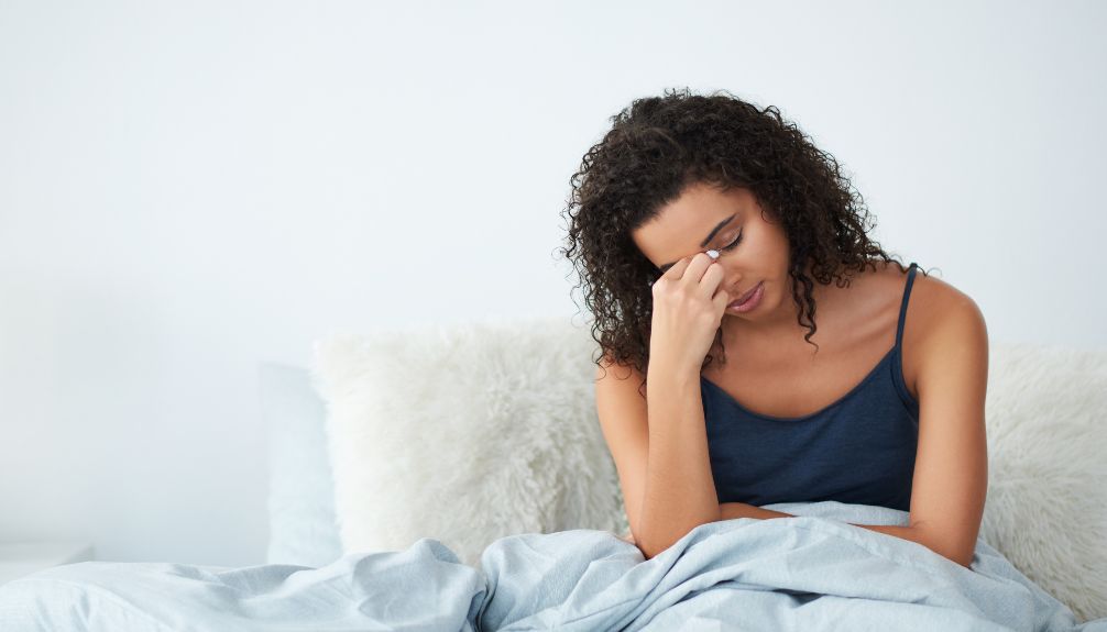 夜中に何度も目が覚める原因は？睡眠の質を下げるNG習慣と改善策